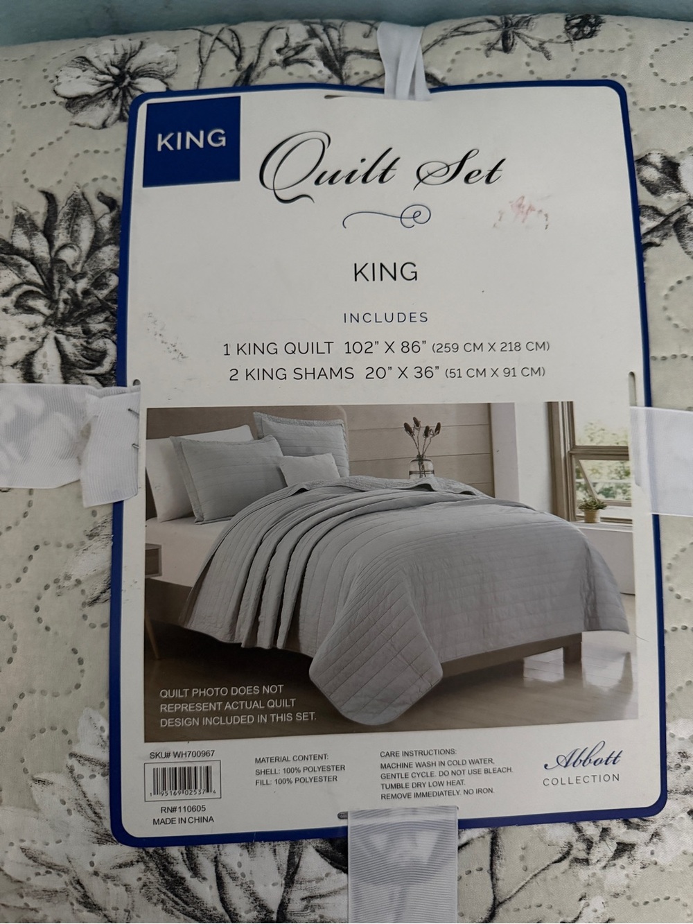 King Quilt Set in Beige Floral Pattern